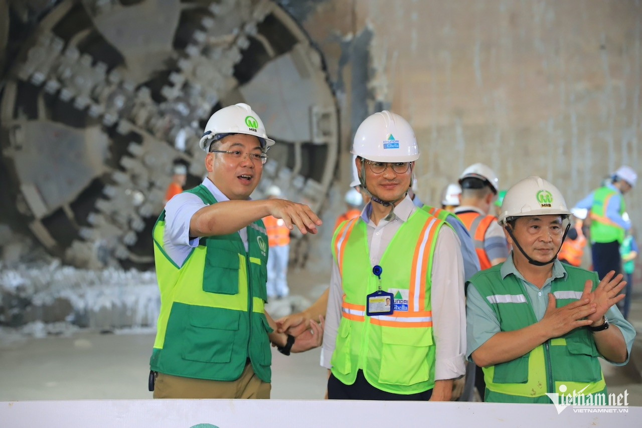 Robot đào hầm 'Thần tốc' tuyến metro Nhổn - ga Hà Nội đã tới ga Văn Miếu- Ảnh 3. Robot đào hầm 'Thần tốc' tuyến metro Nhổn - ga Hà Nội đã tới ga Văn Miếu- Ảnh 3.