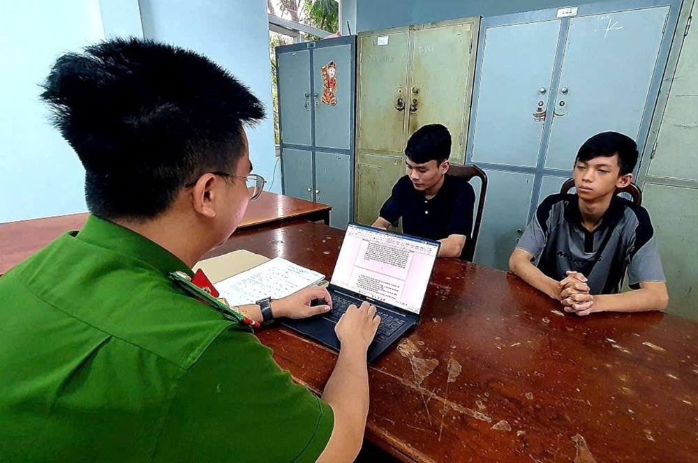 Khởi tố, bắt tạm giam Phan Huỳnh Thế Phú, 16 tuổi - ảnh 1