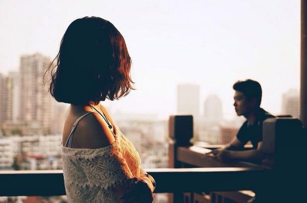 ‘Đứng ngồi không yên’ khi chồng lén lấy hết tiền tiết kiệm đầu tư chứng khoán - ảnh 1