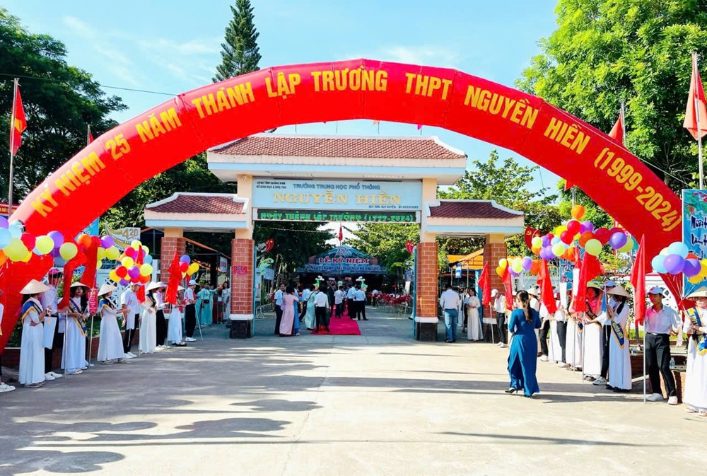 Chính thức đổi tên 13 trường THPT - ảnh 1