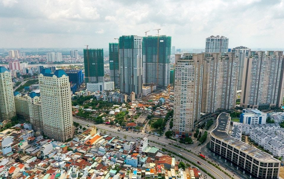 Căn hộ Hà Nội, TP. HCM lập đỉnh giá 10 năm: Thị trường thừa nhà sang, thiếu nhà ở- Ảnh 2. Căn hộ Hà Nội, TP. HCM lập đỉnh giá 10 năm: Thị trường thừa nhà sang, thiếu nhà ở- Ảnh 2.