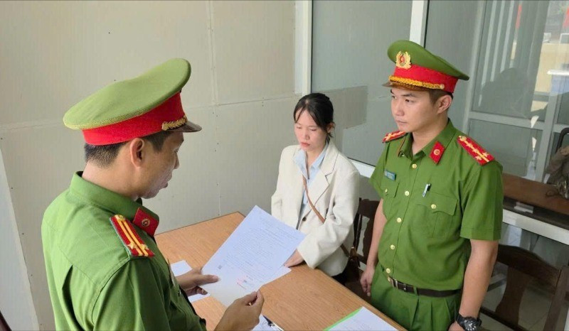Chính thức khởi tố đối tượng Bùi Thị Vĩ vay tiền ngân hàng - ảnh 1
