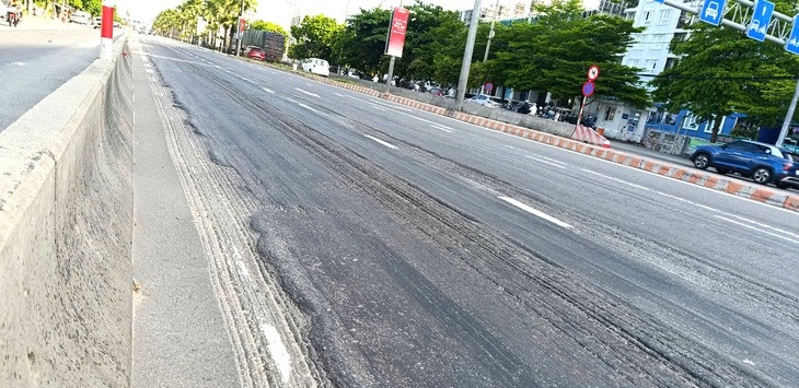 Sở Xây dựng thông tin về tuyến đường gây nguy hiểm do hư hỏng nghiêm trọng ở Đà Nẵng- Ảnh 2. Sở Xây dựng thông tin về tuyến đường gây nguy hiểm do hư hỏng nghiêm trọng ở Đà Nẵng- Ảnh 2.