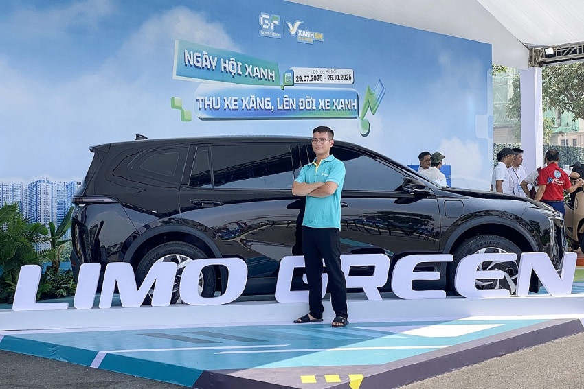 Tài xế công nghệ “kéo hội” đi lên đời xe điện, đơn chốt liên tục trong “Ngày hội xanh” tại Hà Nội
