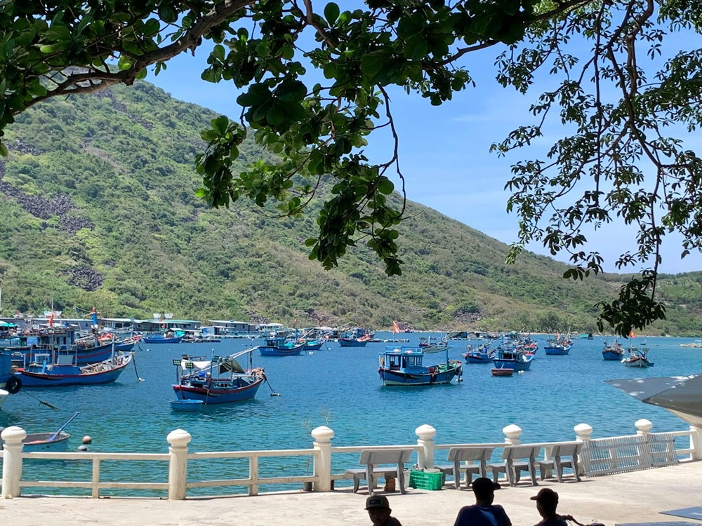 Không resort hay dịch vụ cao cấp, hòn đảo xa bờ nhất phố biển Việt Nam khiến du khách mê mẩn bởi điều khác biệt - ảnh 6