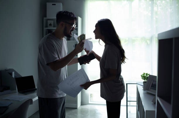2 chị em ruột kiện nhau vì khoản thừa kế 11 tỷ đồng, sốc nặng khi phát hiện bí mật gia đình bị chôn giấu suốt hàng chục năm - ảnh 1