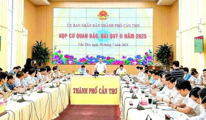 Công chức, viên chức đang công tác tại TP này sẽ được hỗ trợ thêm 4 triệu đồng/tháng nếu phải đi làm xa nhà - ảnh 1