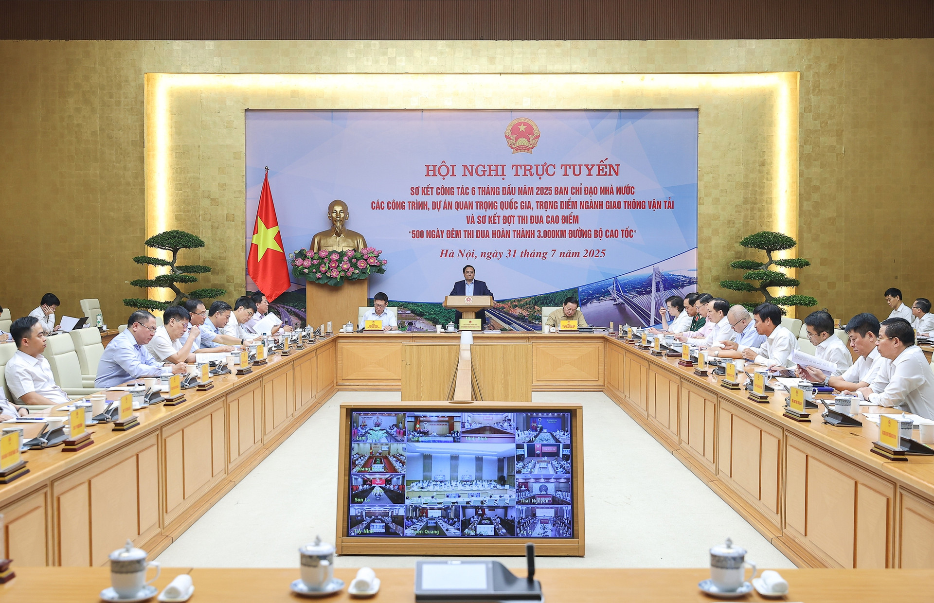 Thủ tướng: Phải dứt khoát hoàn thành mục tiêu 3.000 km cao tốc- Ảnh 2. Thủ tướng: Phải dứt khoát hoàn thành mục tiêu 3.000 km cao tốc- Ảnh 2.