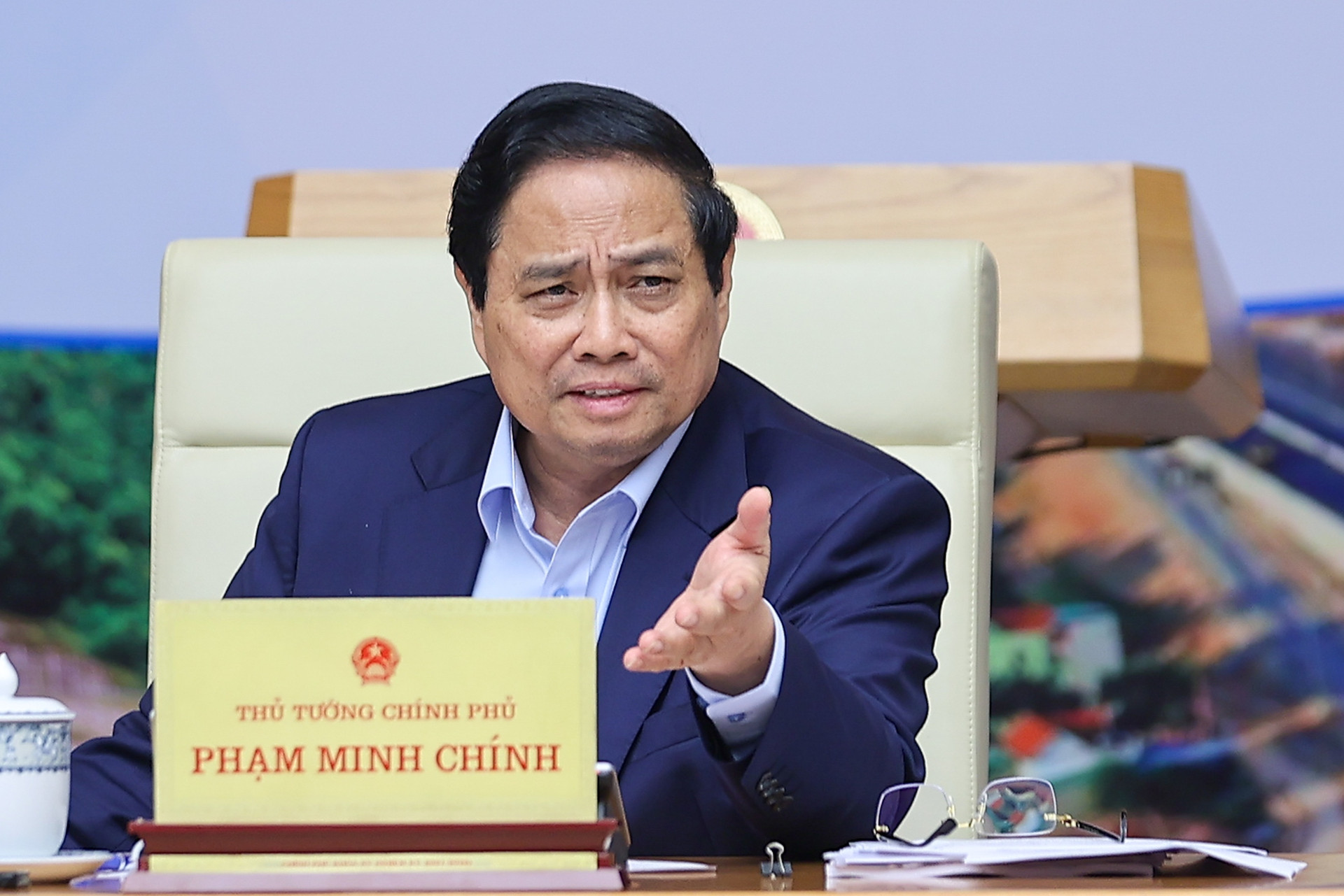 Thủ tướng: 3 mục tiêu lớn cuối năm 2025 để hoàn thành xuất sắc đột phá chiến lược về hạ tầng giao thông- Ảnh 10. Thủ tướng: 3 mục tiêu lớn cuối năm 2025 để hoàn thành xuất sắc đột phá chiến lược về hạ tầng giao thông- Ảnh 10.