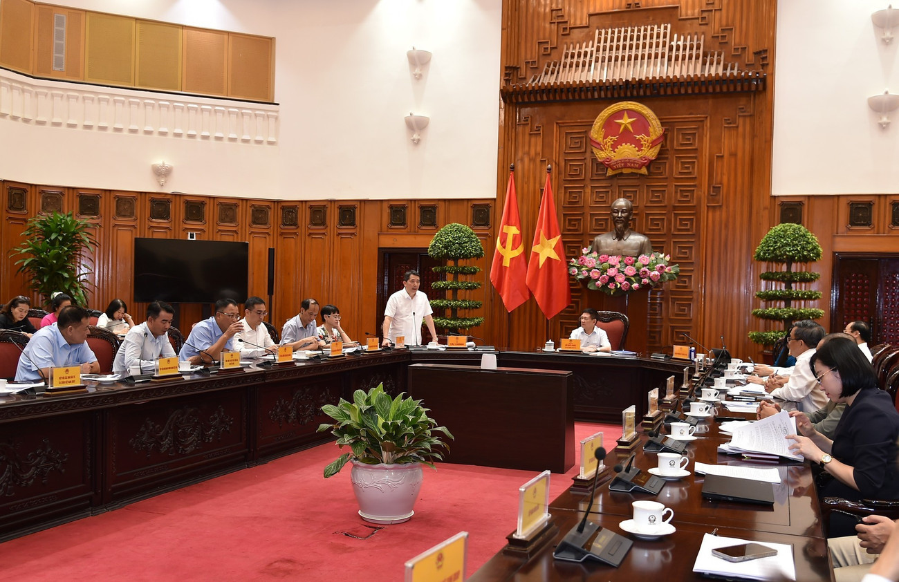 Các đại biểu tại phiên họp. Ảnh: VGP 317ptt1.jpg