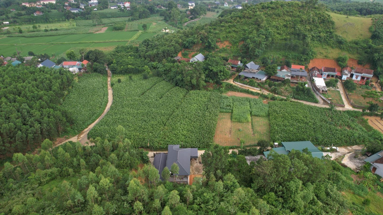 Khu vực các thôn tại xã Ba Vì có nguy cơ sạt lở cao. Ảnh: Quang Phong a-sat-lo-f.jpg