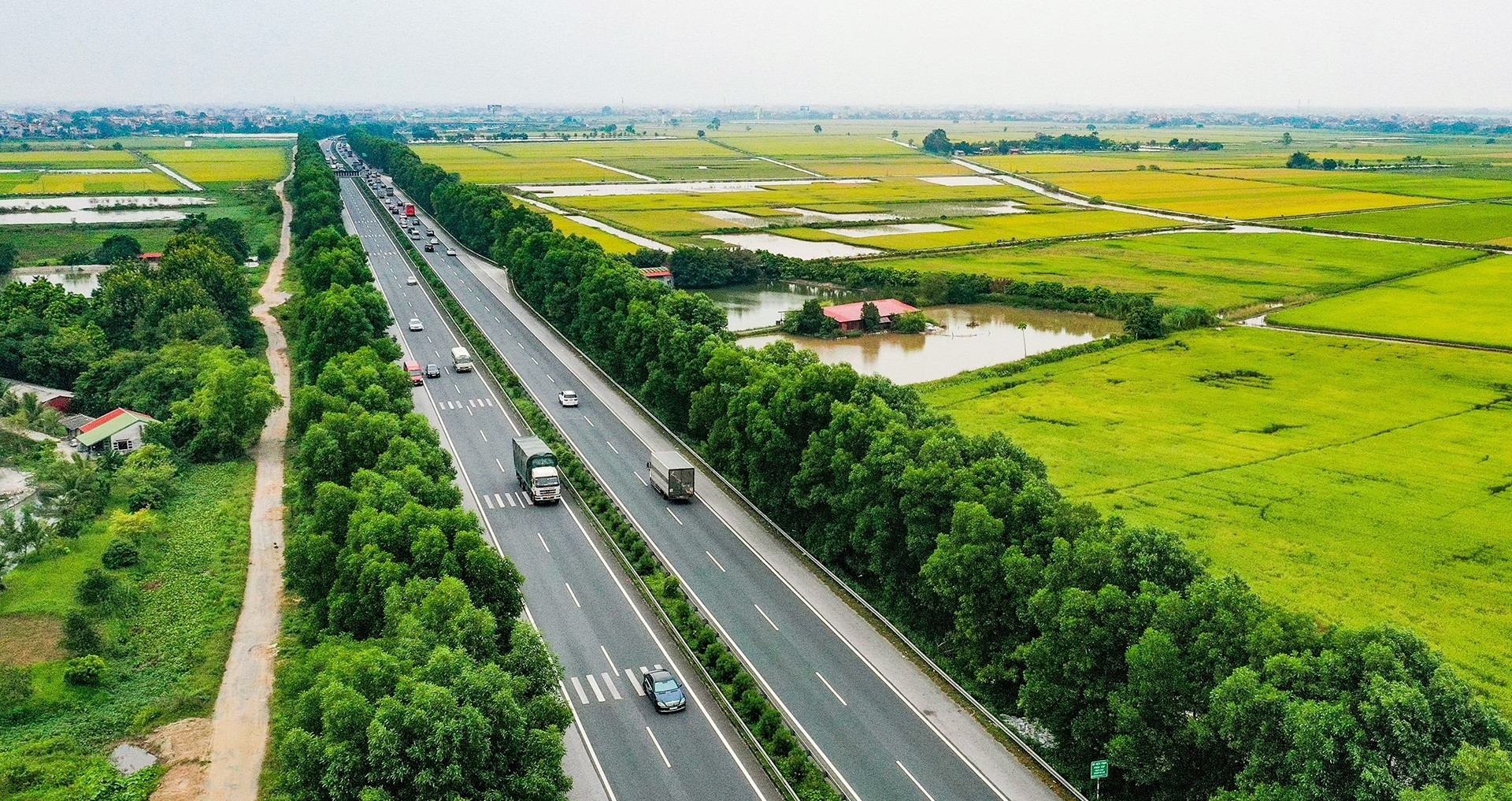 Ninh Bình nói gì về vị trí đề xuất xây dựng sân bay quốc tế 720ha?- Ảnh 2. Ninh Bình nói gì về vị trí đề xuất xây dựng sân bay quốc tế 720ha?- Ảnh 2.