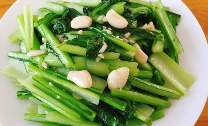 Loại rau xưa mọc đầy vườn chẳng ai ăn, nay ví ‘nhân sâm nhà nghèo’: Giàu dinh dưỡng lại giúp hỗ trợ điều trị bệnh, giá chỉ 3.000 đồng/1 mớ