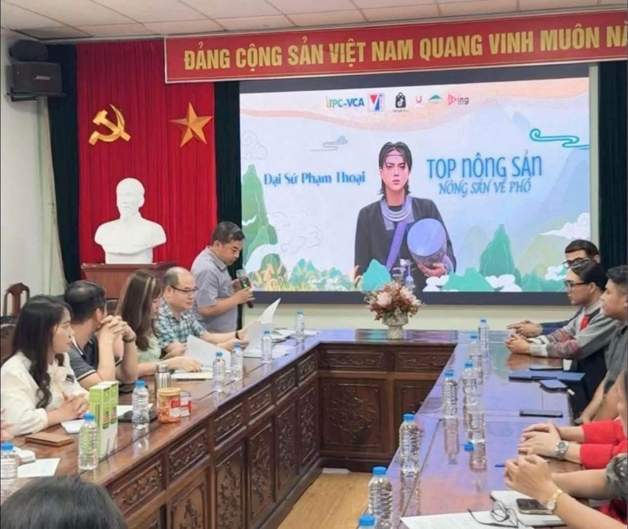 Hình ảnh Tiktoker được giới thiệu là đại sứ nông sản khiến nhiều đại biểu, doanh nghiệp bất bình. 526795894-1201079088715561-1013327524960275639-n.jpg