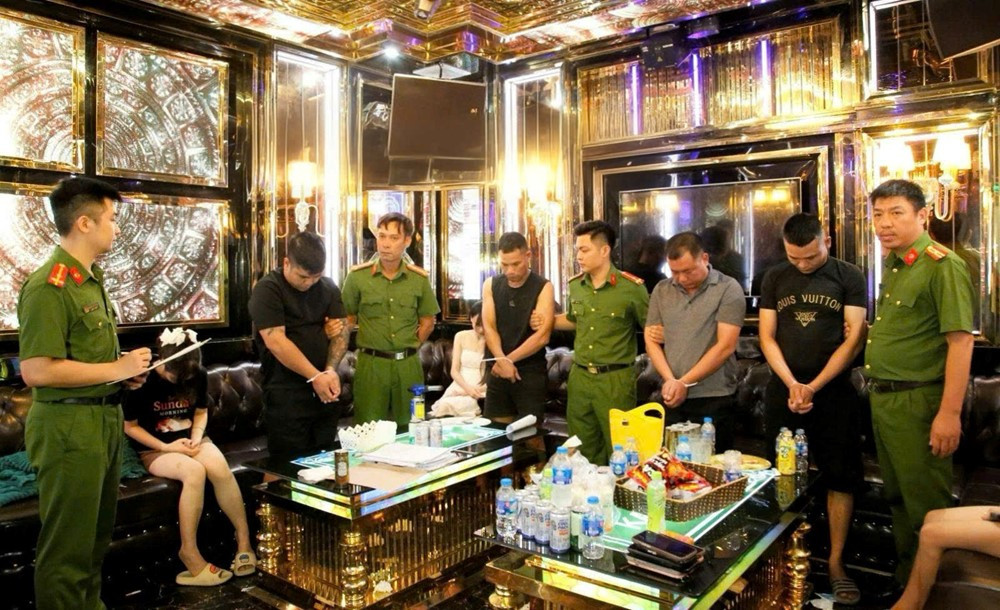 Kiểm tra bất ngờ, bắt quả tang 51 thanh niên, tịch thu 51 triệu đồng cùng nhiều tang vật: Khởi tố 20 người - ảnh 1
