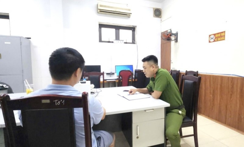 Anh D. suýt mất 250 triệu sau 2 ngày làm việc với 'công an online' - ảnh 1