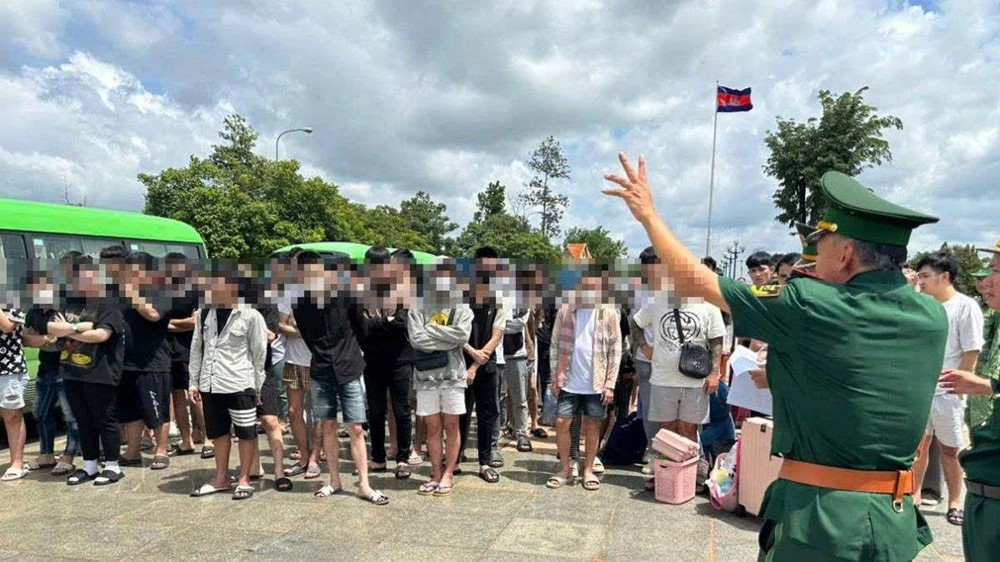 Tiếp nhận 85 công dân Việt Nam từ Campuchia, nhỏ nhất là 15 tuổi - ảnh 1