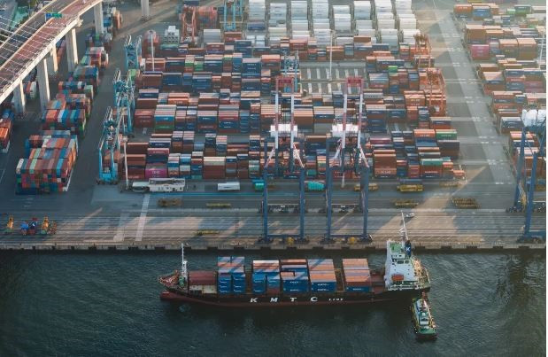 Rót 350 tỷ USD vào Mỹ, quốc gia châu Á được hưởng mức thuế 15% - ảnh 1