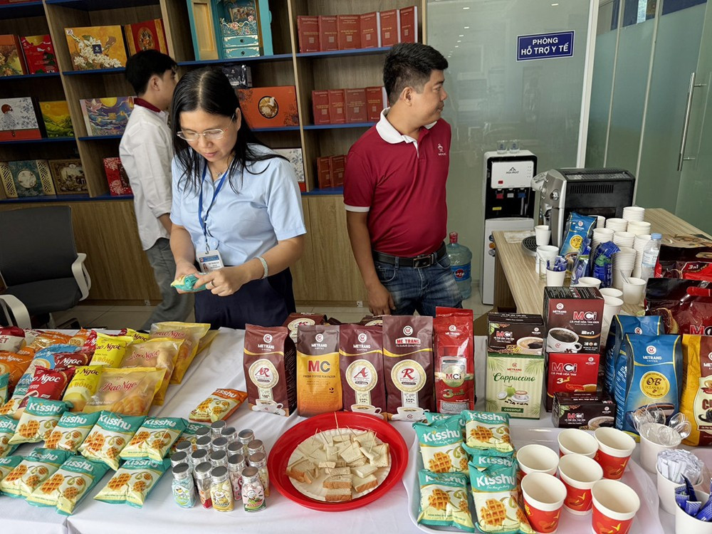 Đây là một phần trong những nỗ lực của thành phố Hà Nội với phương châm “Lấy sự hài lòng của người dân làm thước đo chất lượng phục vụ”. img-8225.jpg
