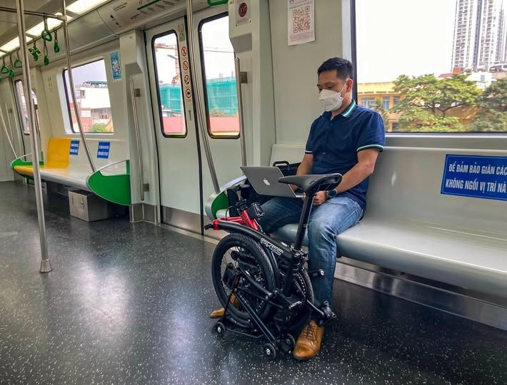 Từ 1/8: Quy định chi tiết khi mang xe đạp gấp lên metro Bến Thành – Suối Tiên