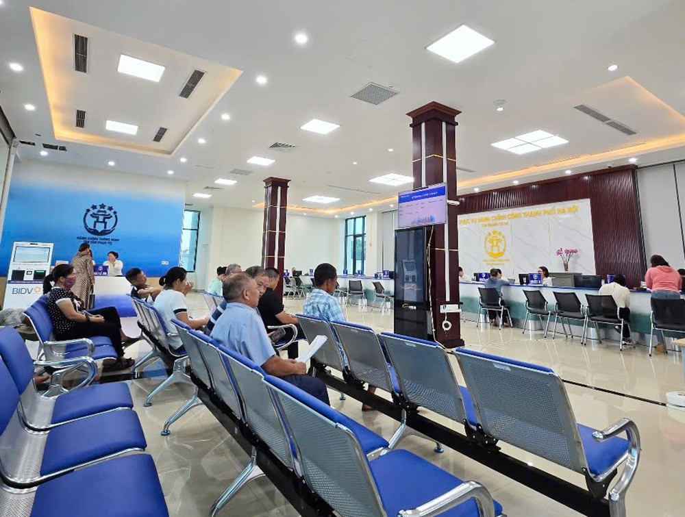 Bà Thu Hường (phường Phú Thượng, Hà Nội) cho biết, đây là lần đầu tiên bà thấy mọi thứ chu đáo đến vậy. z6861819384076-999085e41948475086ffc70415158f9a.jpg