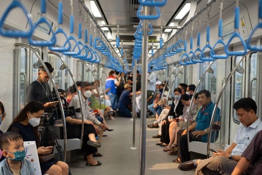 Từ hôm nay, hành khách được mang xe đạp gấp lên tàu metro tuyến Bến Thành - Suối Tiên - ảnh 1