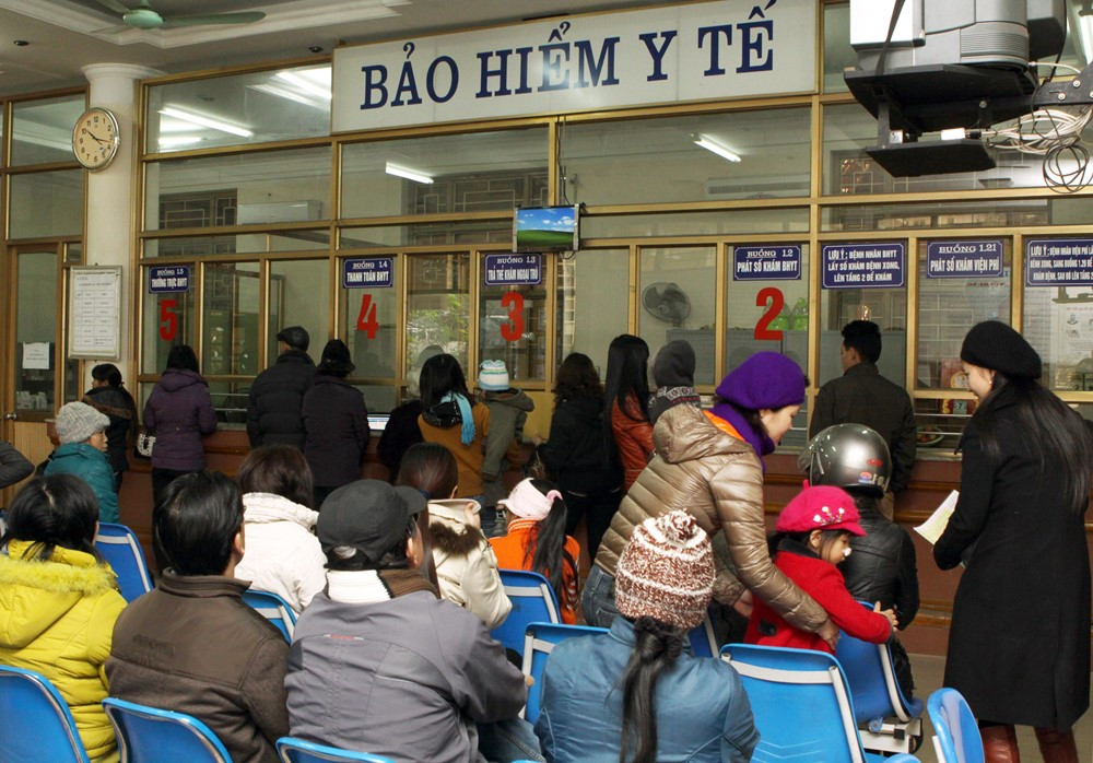 Từ hôm nay, giáo viên, công chức, người tham gia BHYT chính thức được hưởng nhiều quyền lợi lớn - ảnh 1