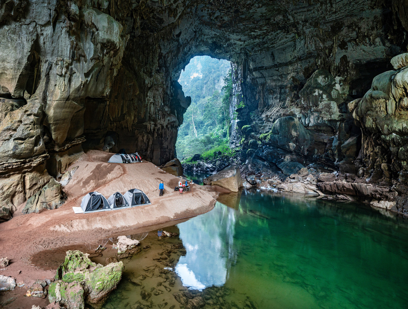 hang-sang-light-cave-martyn-john-farr.jpg