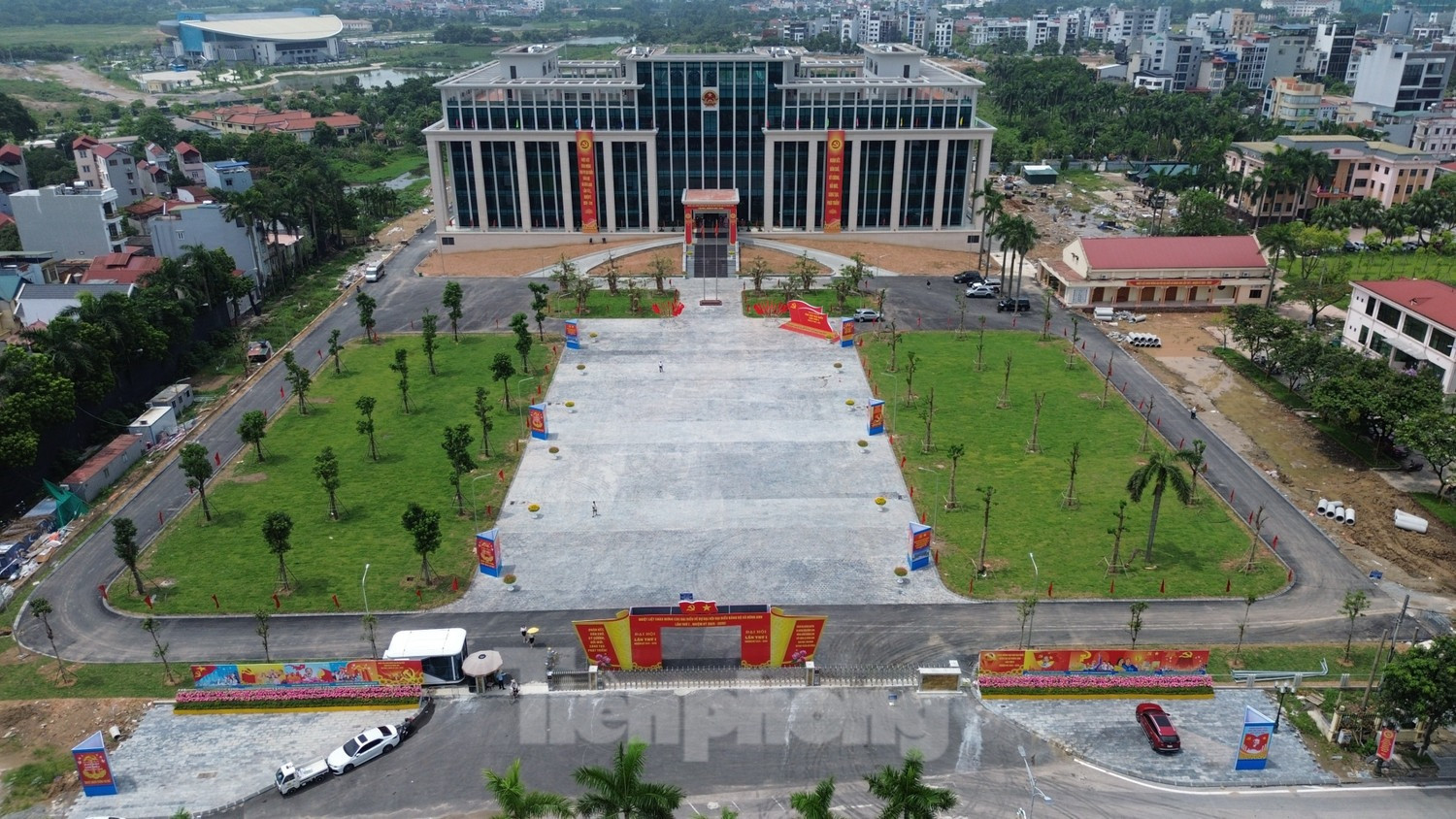 Trung tâm hành chính huyện Đông Anh. Nguồn ảnh: Báo Tiền Phong Trung tâm hành chính huyện Đông Anh. Nguồn ảnh: Báo Tiền Phong