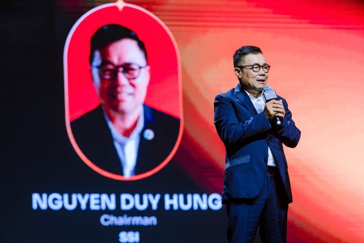 Hơn 20.000 người, hàng trăm quỹ đầu tư... đang hướng về Việt Nam, không chỉ như một thị trường đang nổi mà như một quốc gia đang vươn mình để dẫn dắt