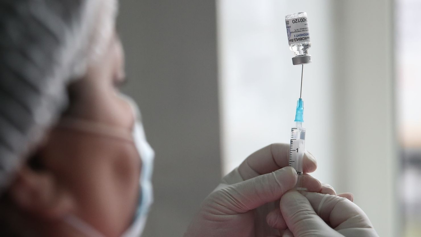 (Ảnh: Bộ Y tế Nga) 201202115952-vaccine.jpg