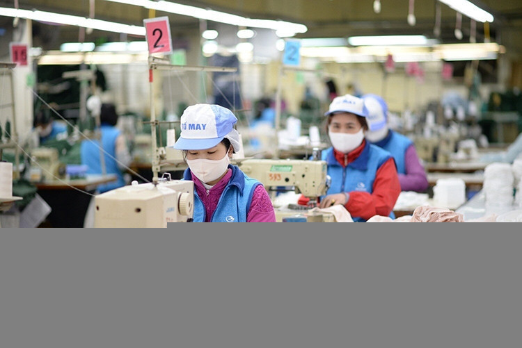 Dệt may được đánh giá có cơ hội khi các nước đối thủ như Ấn Độ, Trung Quốc bị áp thuế cao hơn. xuat khau 2.jpg