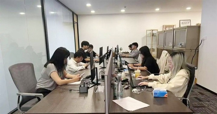 Chi 100.000 đồng mỗi ngày chỉ để... giả vờ đi làm: Trào lưu kỳ lạ đang gây sốt xứ tỷ dân