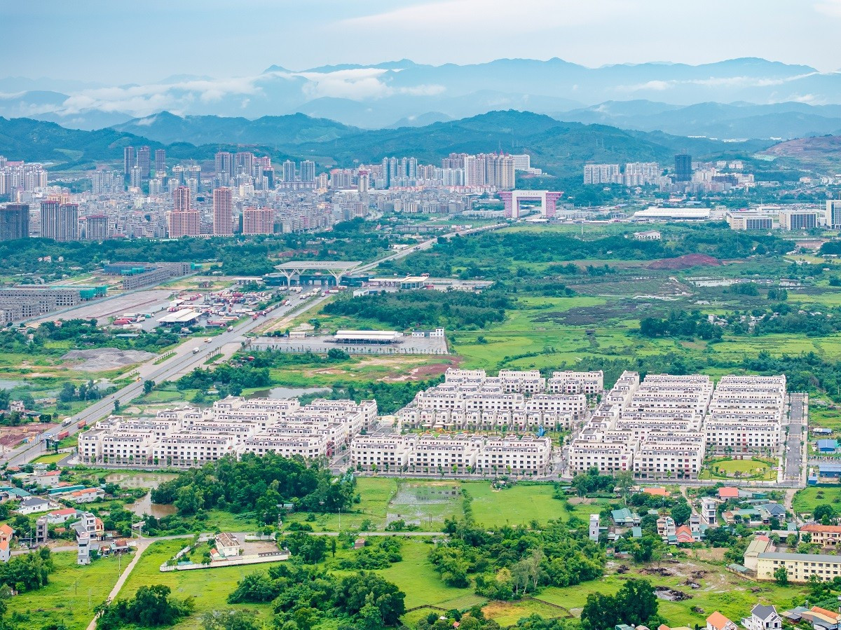 Thị trường bất động sản Móng Cái hấp dẫn nhà đầu tư nhờ hạ tầng kết nối các cửa khẩu quốc tế a2.jpg