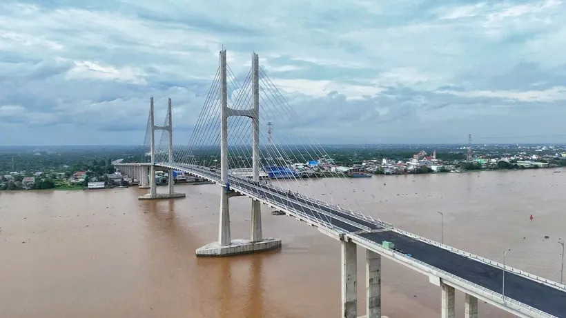 Chỉ 15 ngày nữa, cầu gần 7.000 tỷ cách cầu dây văng đầu tiên do Việt Nam thiết kế 3,8km sẽ chính thức khánh thành- Ảnh 3. Chỉ 15 ngày nữa, cầu gần 7.000 tỷ cách cầu dây văng đầu tiên do Việt Nam thiết kế 3,8km sẽ chính thức khánh thành- Ảnh 3.