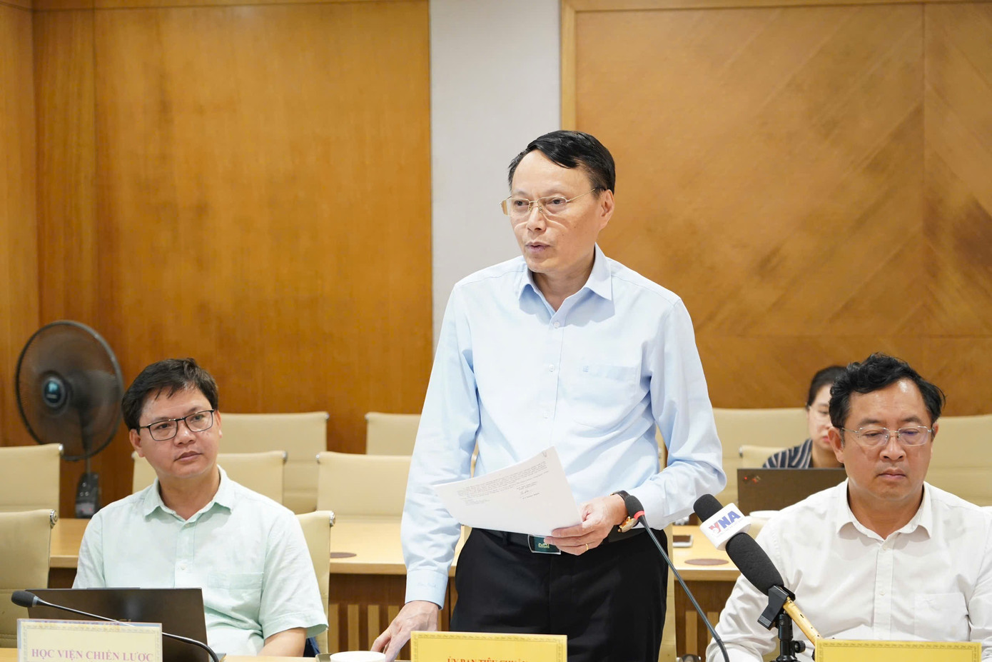 Ông Trần Hậu Ngọc, ông Trần Hậu Ngọc, Phó Chủ tịch Ủy ban Tiêu chuẩn Đo lường Chất lượng Quốc gia. dc-tran-hau-ngoc-pho-chu-tich-uy-ban-tieu-chuan-do-luong-chat-luong-quoc-gia-3.jpg