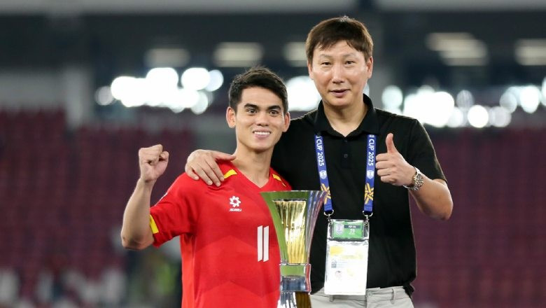 HLV Kim Sang-sik giúp Việt Nam lần thứ 3 liên tiếp vô địch U23 Đông Nam Á kim.jpg