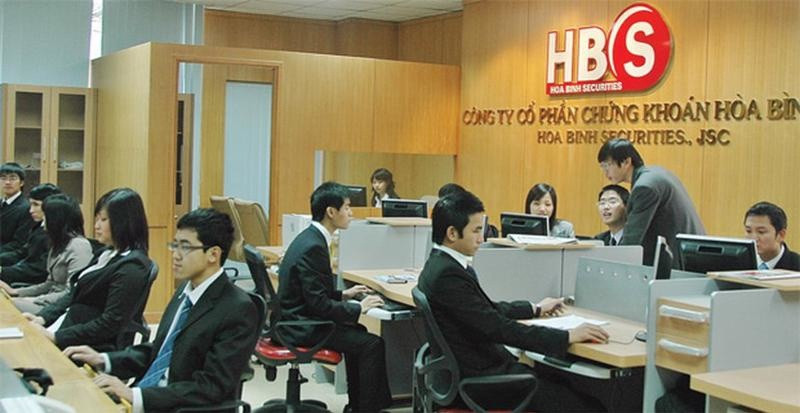 Nhân lúc Chủ tịch bị khởi tố, nhóm lãnh đạo công ty chứng khoán 'thụt két' gần 5.900 tỷ đồng