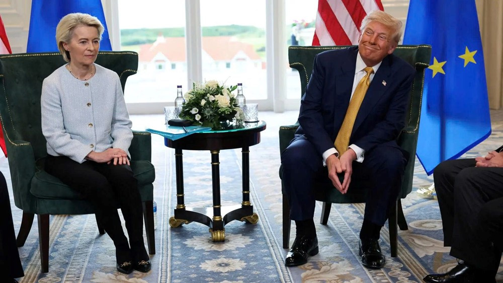 EU bất ngờ tuyên bố hoãn áp thuế trả đũa Mỹ thêm 6 tháng - ảnh 1