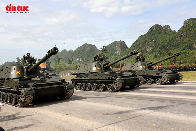 Dàn vũ khí, khí tài quy mô lớn của Việt Nam lần thứ hai xuất hiện sau gần 40 năm - ảnh 3
