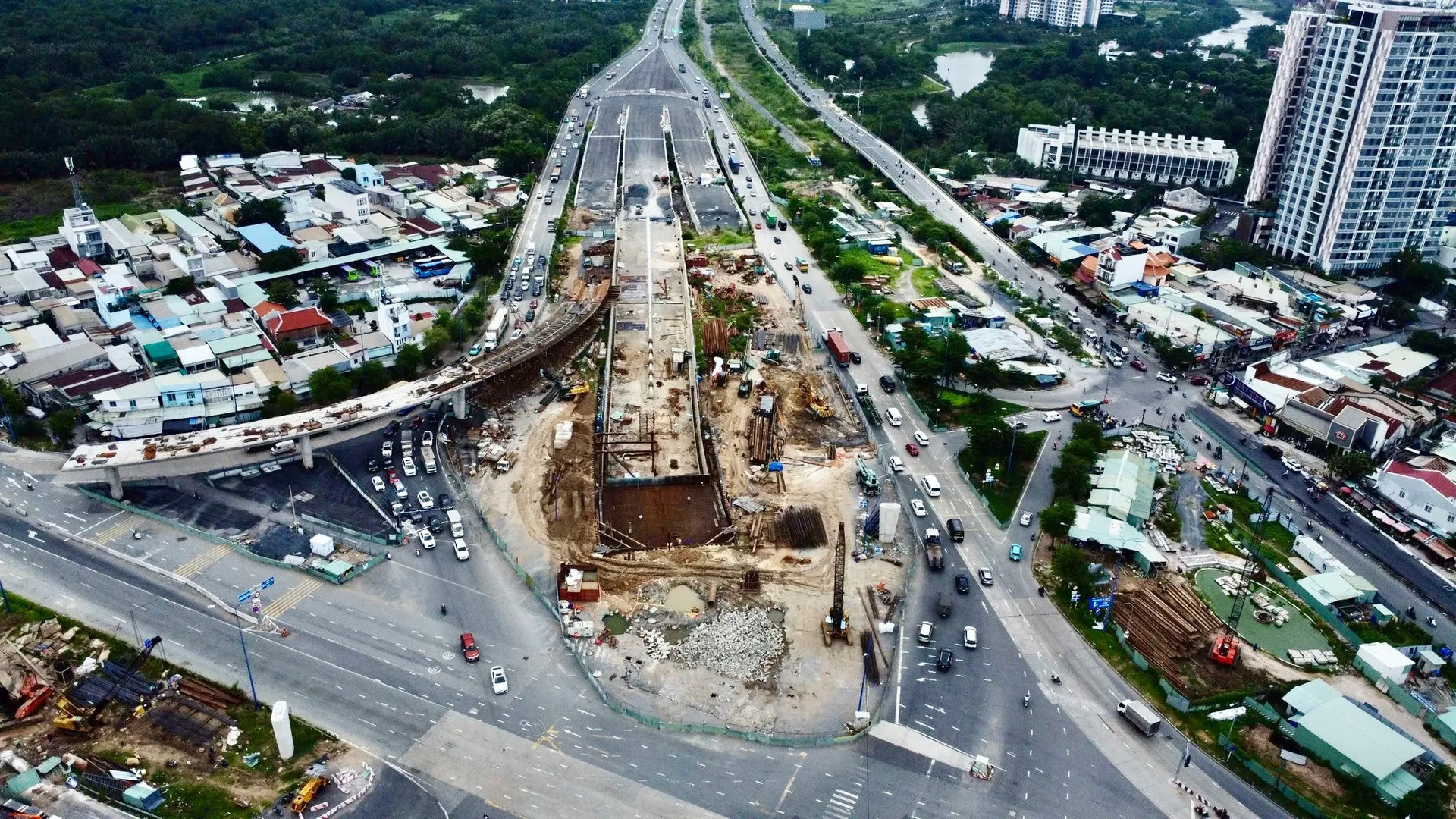 Nút giao 3.400 tỷ hiện đại và độc đáo nhất TP. HCM gặp khó, nguy cơ vỡ kế hoạch- Ảnh 1. Nút giao 3.400 tỷ hiện đại và độc đáo nhất TP. HCM gặp khó, nguy cơ vỡ kế hoạch- Ảnh 1.