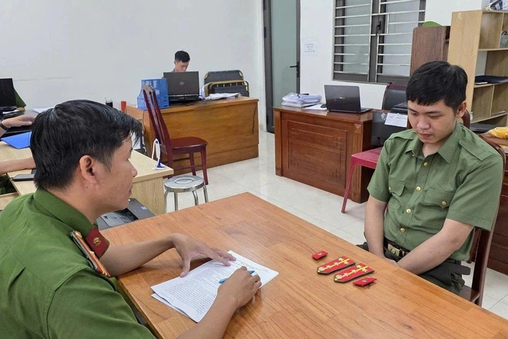 Bắt giữ ‘cán bộ Công an TP. Đà Nẵng’ - ảnh 1