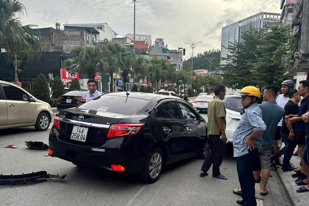 Một Phó Giám đốc Ban Quản lý Khu kinh tế có nồng độ cồn kịch khung khi gây tai nạn liên hoàn - ảnh 1