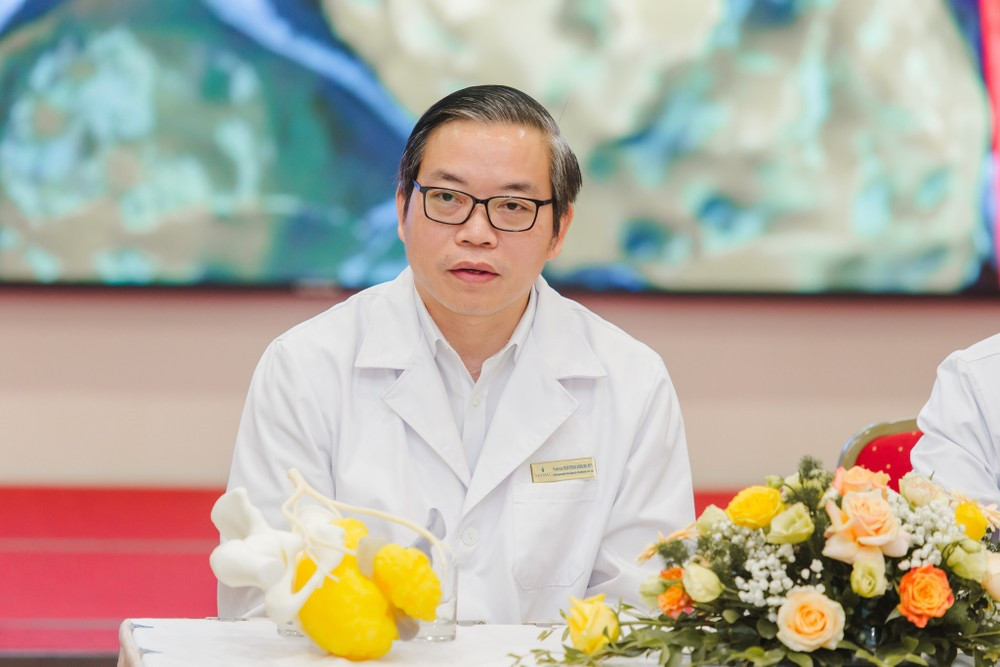 Giáo sư từng mổ trực tiếp cho cầu thủ Xuân Son vừa trở thành Tổng Giám đốc hệ thống y tế tư nhân của ông Phạm Nhật Vượng - ảnh 1