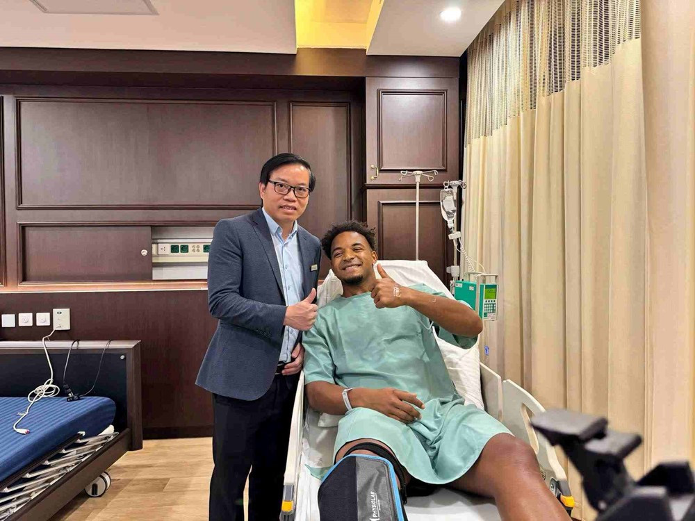 Giáo sư từng mổ trực tiếp cho cầu thủ Xuân Son vừa trở thành Tổng Giám đốc hệ thống y tế tư nhân của ông Phạm Nhật Vượng - ảnh 2
