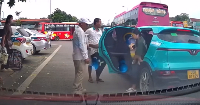 Vụ taxi truyền thống kéo khách khỏi xe công nghệ ở Bến xe Thái Nguyên: Chủ tịch đơn vị quản lý lên tiếng