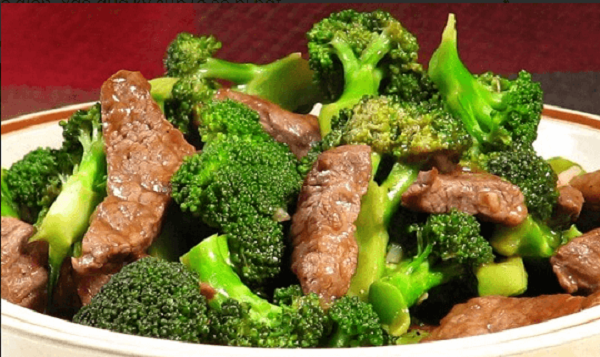 Mỹ xếp loại rau này vào nhóm 'ngậm' ít thuốc trừ sâu nhất: Ở Việt Nam bán đầy chợ, giá cả thế nào?