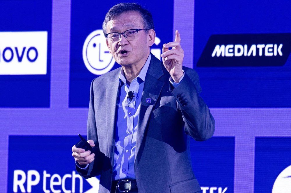 Bị ông Trump yêu cầu từ chức, CEO Intel lập tức lên tiếng - ảnh 1