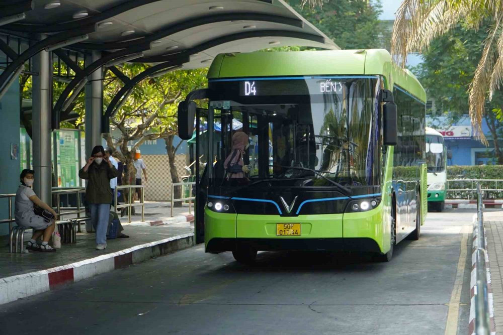 Sau Hà Nội, TP đông dân nhất Việt Nam cũng hạn chế xe mô tô, xe máy chạy xăng? - ảnh 2