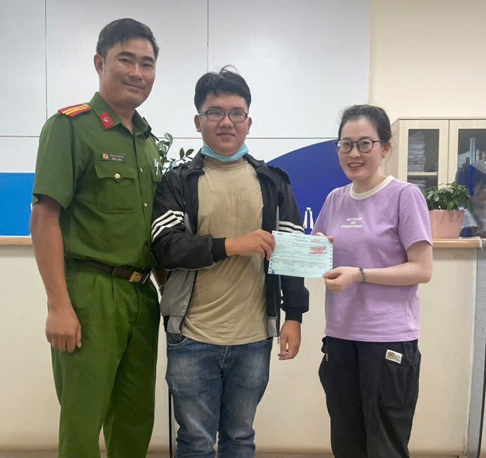 Chị H. chuyển khoản 205 triệu đồng vào tài khoản ngân hàng ACB, 1 ngày sau công an mời lên làm việc - ảnh 1
